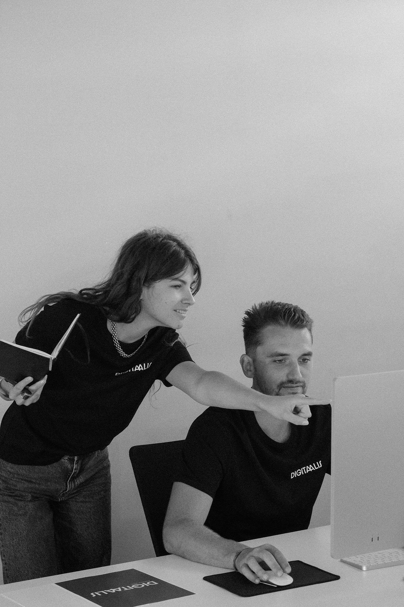 Les co-fondateurs de Digitaalis en train de travailler